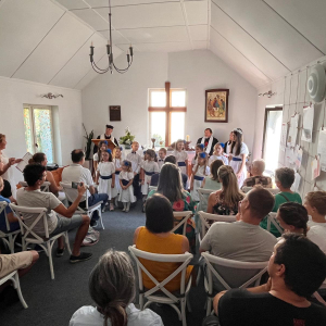 Hostivice slavnostní Rodinná bohoslužba 21.9. 25 10 let Směrovky 1 (1)